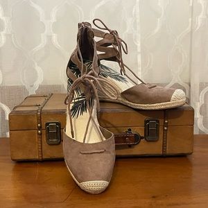 Dolce Vita Espadrille Size 11